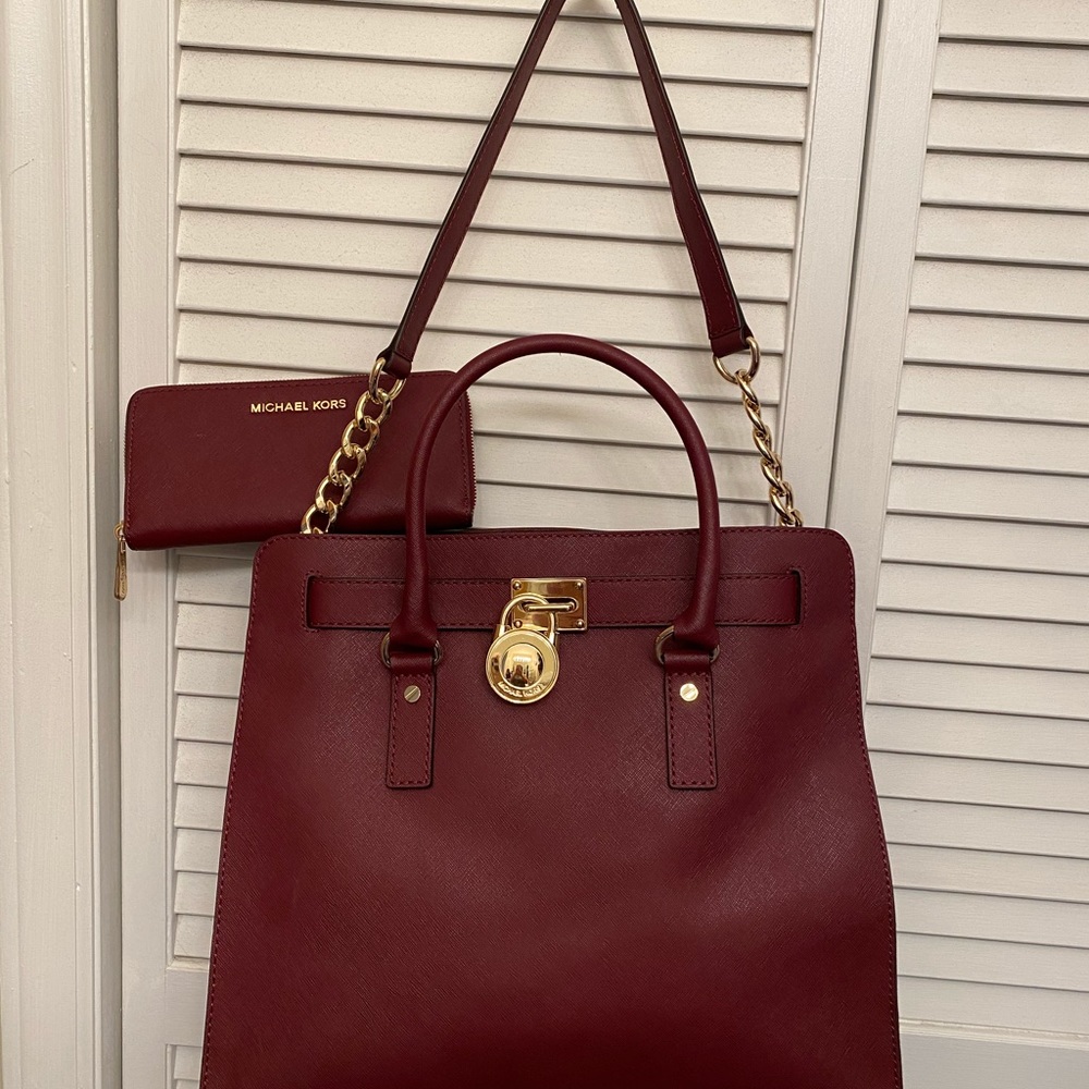 Michael Kors purse and wallet set